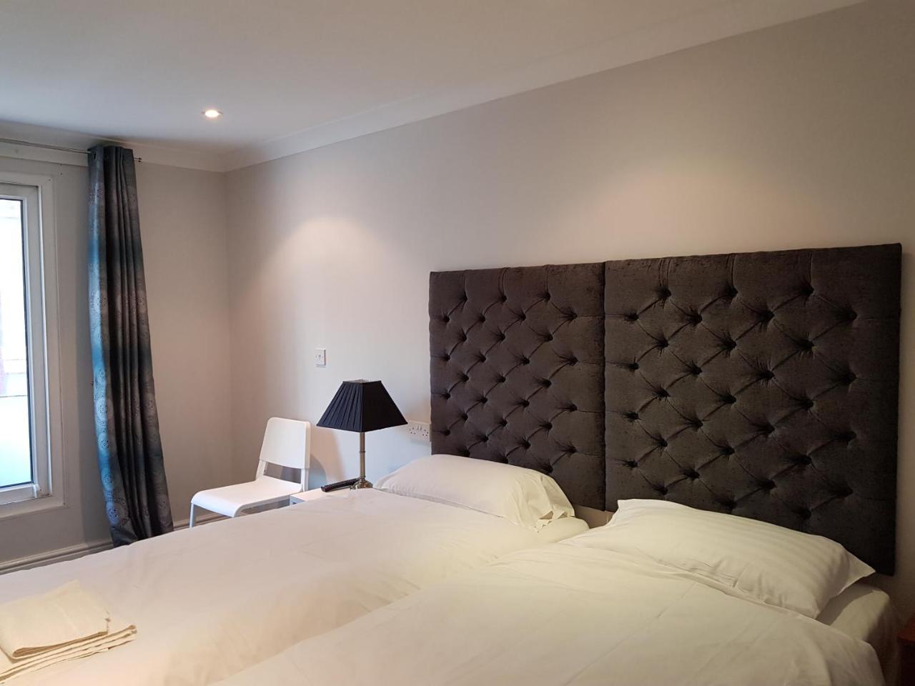 Double or Twin Room Private Bathroom
