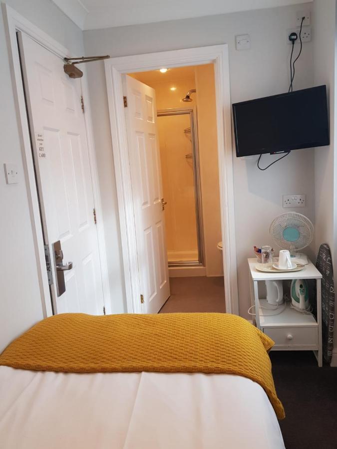 Single Room with Shower,928831498:JPEG